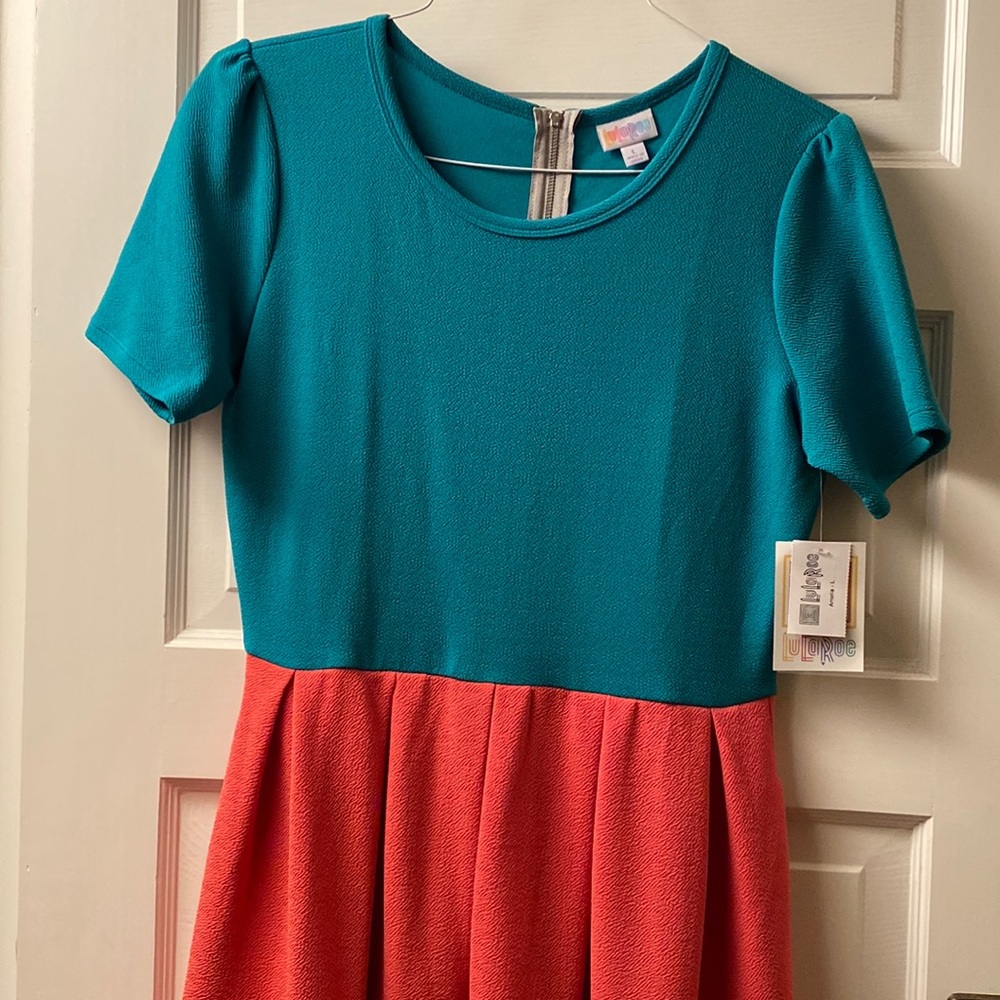 *Final Price* NWT LuLaRoe Amelia Dress
